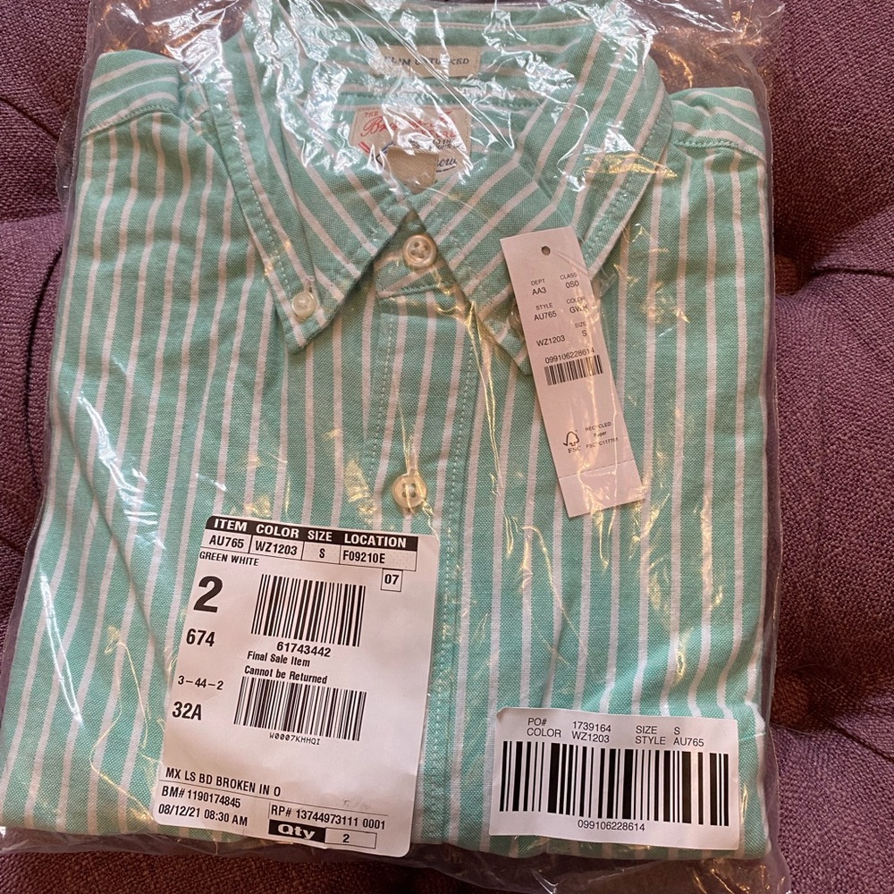 NWT Men’s J Crew Oxford Button Down - Small